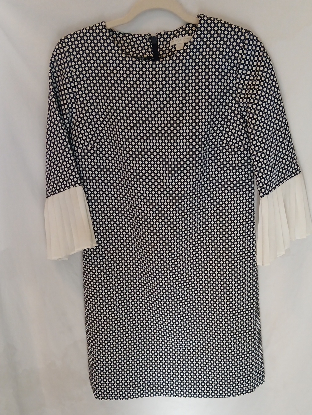 New York & Company Black and White Printed Shift Dress with Pleated Cuffs